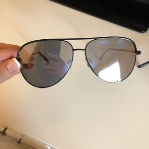 Quay Desi Perkins High key black sunglasses